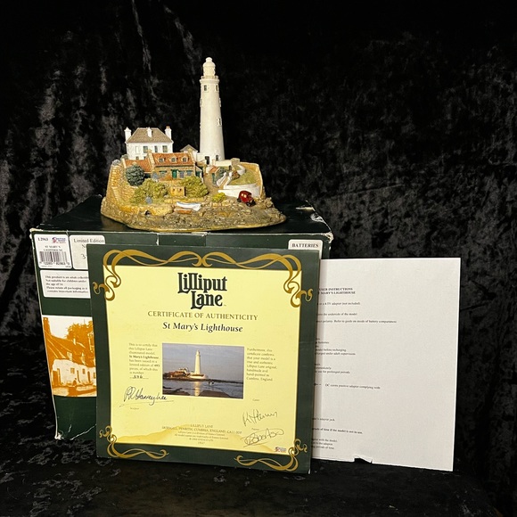 Very Rare Lilliput Lane, St. Mary’s Lighthouse Disneyana Special Edition - Picture 3 of 16